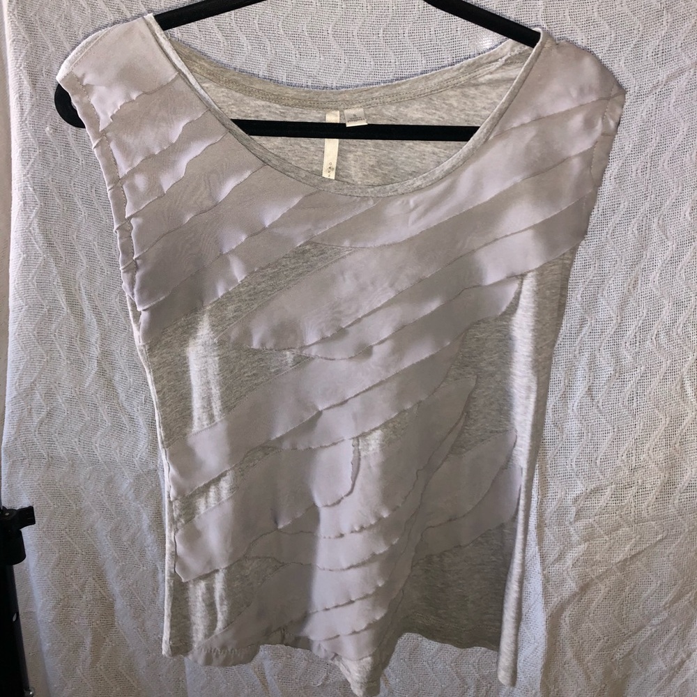 gray tee - Picture 2 of 4